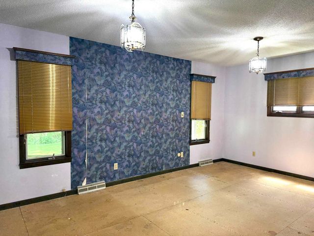 1720 Kaczmarek Drive, Essexville, MI 48732