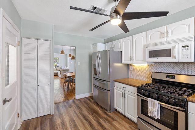 1422 Market Street, Galveston, TX 77550