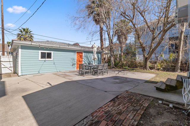 1422 Market Street, Galveston, TX 77550