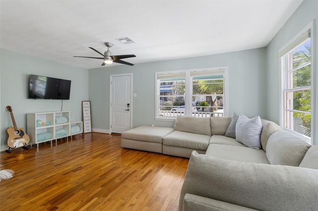 1422 Market Street, Galveston, TX 77550