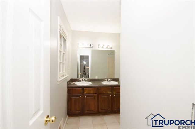 355 Shannon Way, Lawrenceville, GA 30044