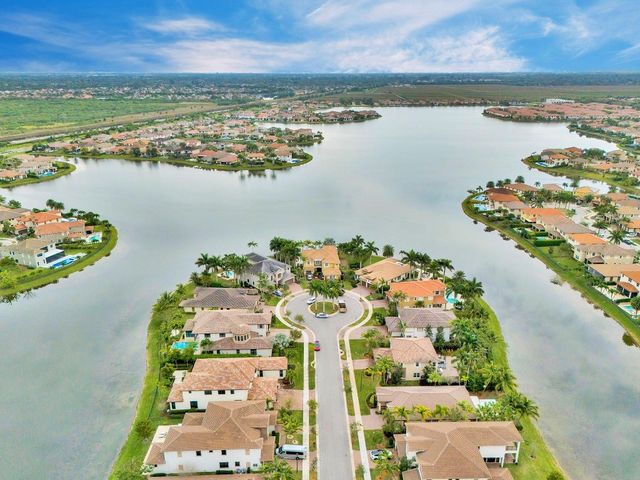 10250 Peninsula Place, Parkland, FL 33076