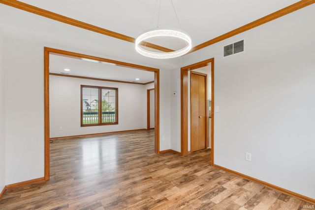 902 Sherwood Drive, Fort Wayne, IN 46819