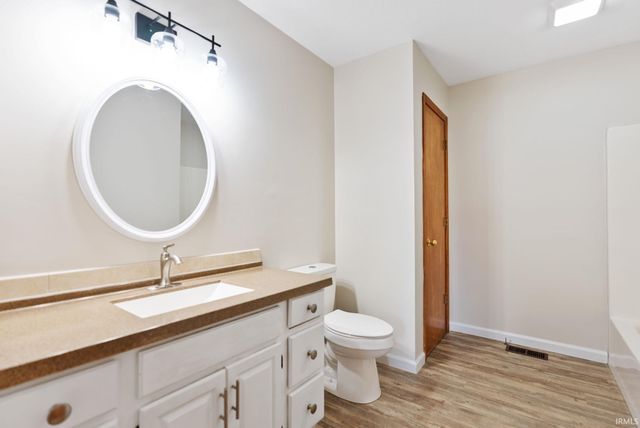 902 Sherwood Drive, Fort Wayne, IN 46819