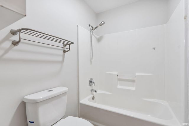 902 Sherwood Drive, Fort Wayne, IN 46819