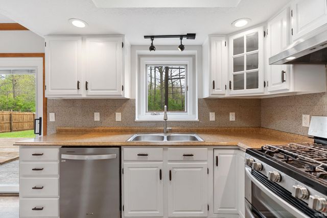 902 Sherwood Drive, Fort Wayne, IN 46819