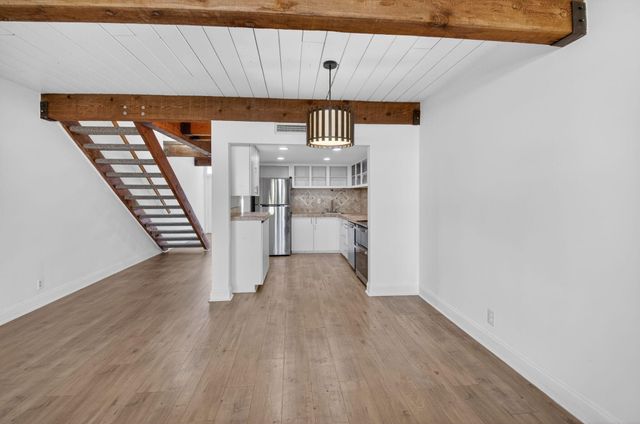 4761 NW 2nd Avenue 301, Boca Raton, FL 33431