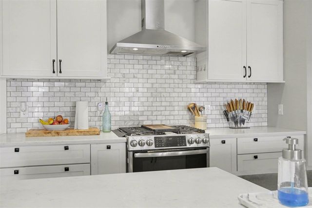 780 Beach Drive, Brooklyn, MI 49230