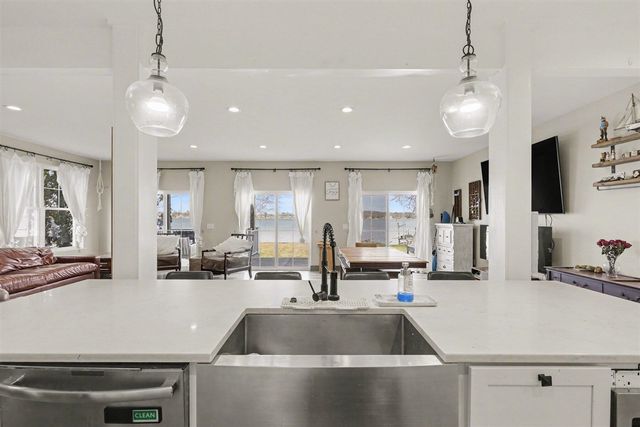 780 Beach Drive, Brooklyn, MI 49230