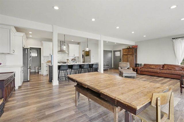 780 Beach Drive, Brooklyn, MI 49230