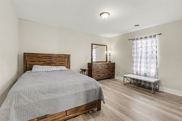 780 Beach Drive, Brooklyn, MI 49230