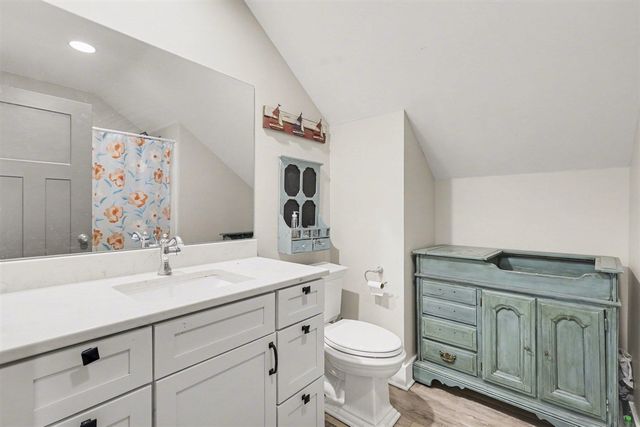 780 Beach Drive, Brooklyn, MI 49230