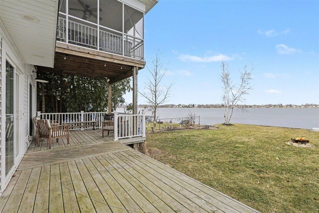 780 Beach Drive, Brooklyn, MI 49230