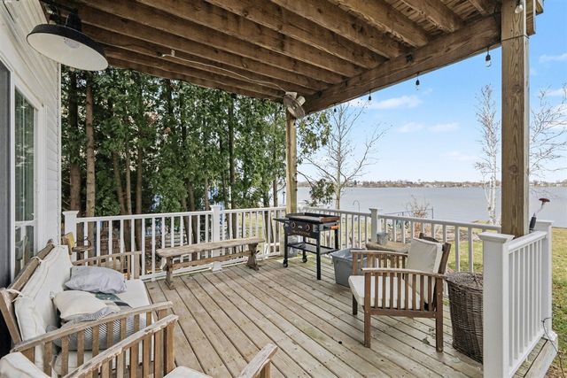 780 Beach Drive, Brooklyn, MI 49230