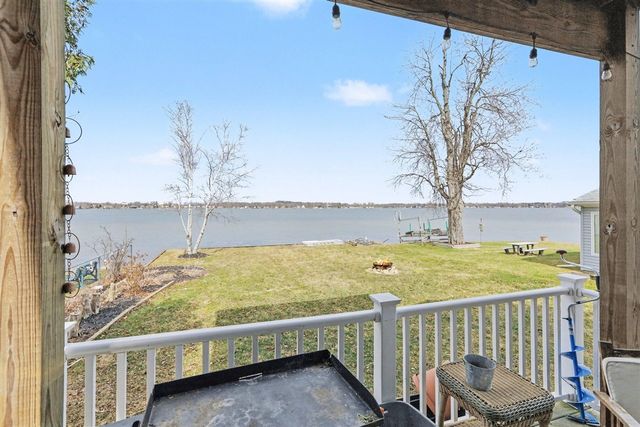 780 Beach Drive, Brooklyn, MI 49230