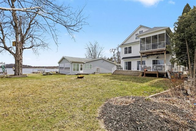 780 Beach Drive, Brooklyn, MI 49230