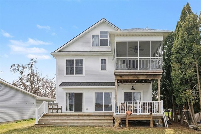 780 Beach Drive, Brooklyn, MI 49230