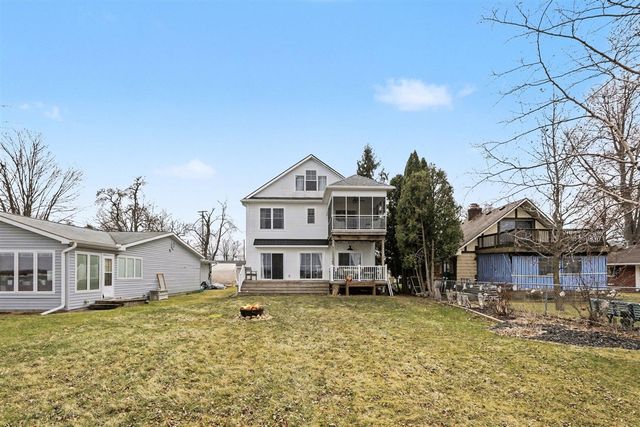 780 Beach Drive, Brooklyn, MI 49230