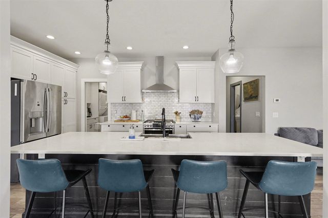 780 Beach Drive, Brooklyn, MI 49230