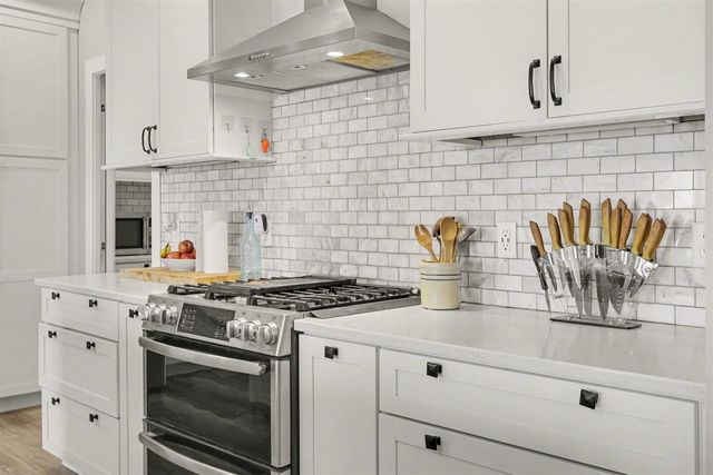 780 Beach Drive, Brooklyn, MI 49230