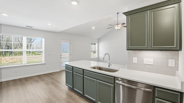 42 Stillwater Way, Tullahoma, TN 37388