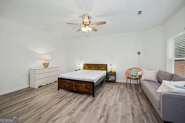 433 Lake Forest Drive, Newnan, GA 30265