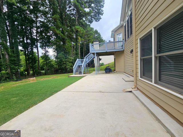 433 Lake Forest Drive, Newnan, GA 30265