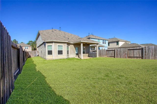 433 Camas Creek Lane, Magnolia, TX 77354