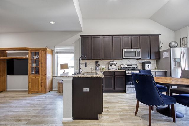 433 Camas Creek Lane, Magnolia, TX 77354