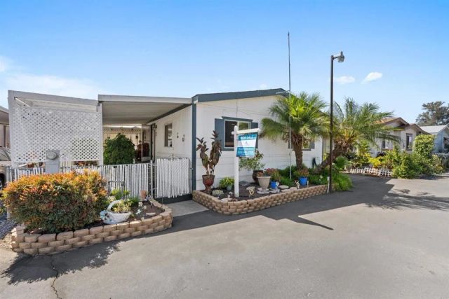 260 E Bradley Ave 34, El Cajon, CA 92021