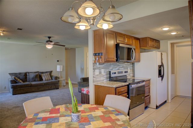 3119 S 211th East Avenue, Broken Arrow, OK 74014