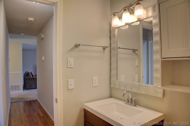 3119 S 211th East Avenue, Broken Arrow, OK 74014