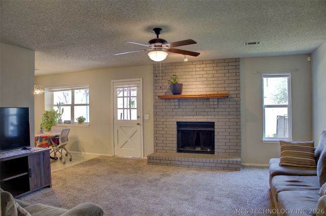 3119 S 211th East Avenue, Broken Arrow, OK 74014