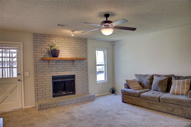 3119 S 211th East Avenue, Broken Arrow, OK 74014