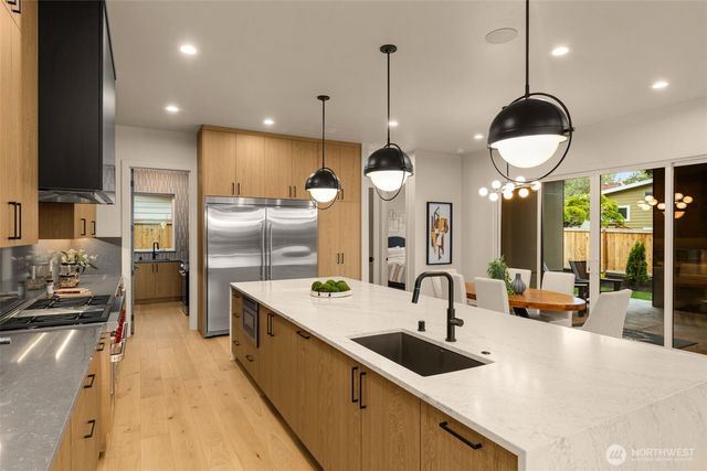 15625 SE 9th Street, Bellevue, WA 98008