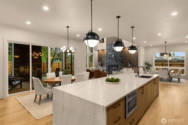 15625 SE 9th Street, Bellevue, WA 98008