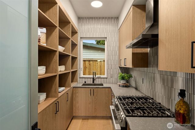 15625 SE 9th Street, Bellevue, WA 98008