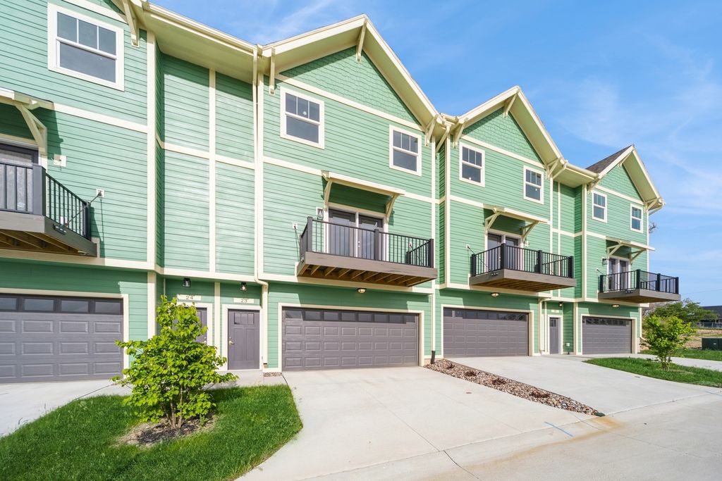 335 Forest Avenue 23, Des Moines, IA 50314