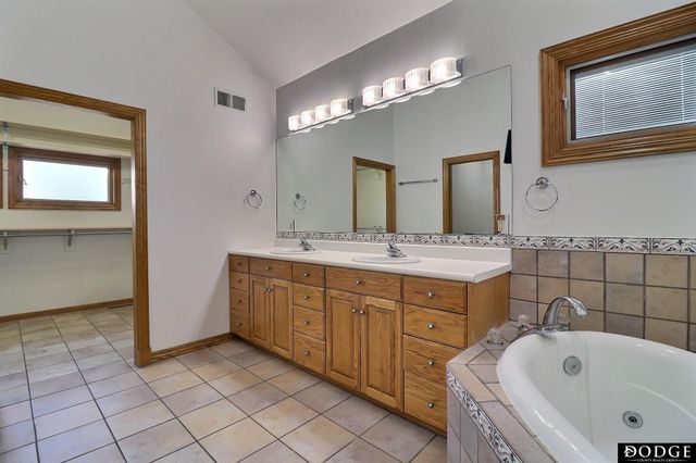 1350 N Bristolwood Drive, Fremont, NE 68025