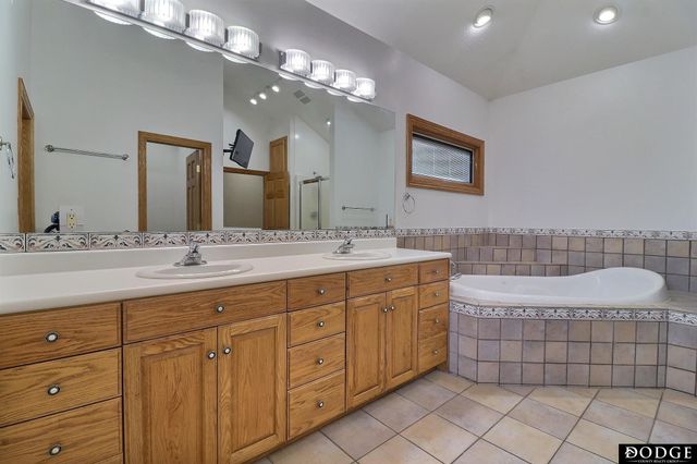 1350 N Bristolwood Drive, Fremont, NE 68025