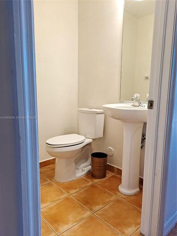 632 SW 107th Avenue 606, Pembroke Pines, FL 33025