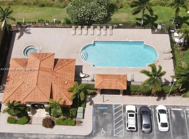 632 SW 107th Avenue 606, Pembroke Pines, FL 33025