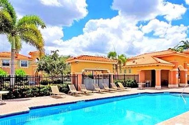 632 SW 107th Avenue 606, Pembroke Pines, FL 33025