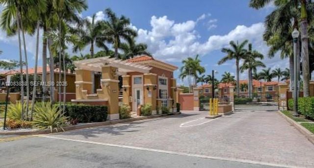 632 SW 107th Avenue 606, Pembroke Pines, FL 33025