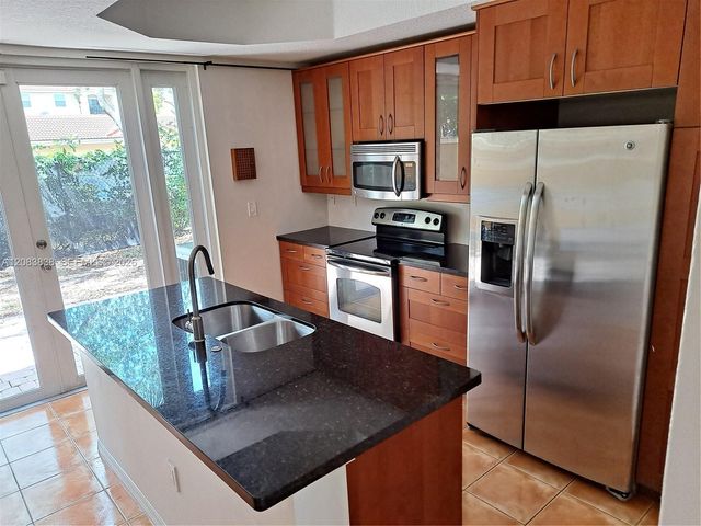 632 SW 107th Avenue 606, Pembroke Pines, FL 33025