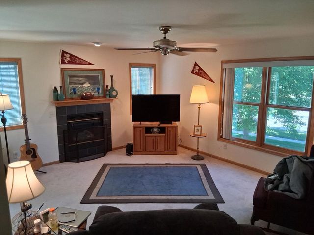 1120 Starlight Lane, Cottage Grove, WI 53527