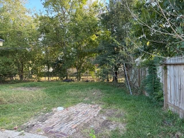 5722 Glenhurst Drive, Houston, TX 77033