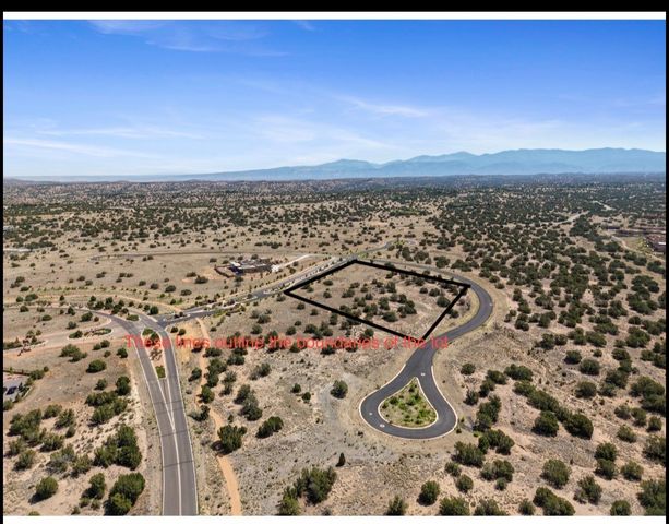19 S Via Aria, Santa Fe, NM 87506