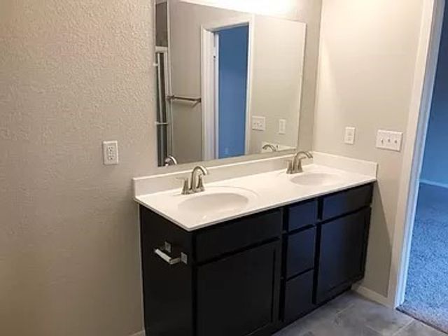 3342 S Bayou Alley, Fayetteville, AR 72701