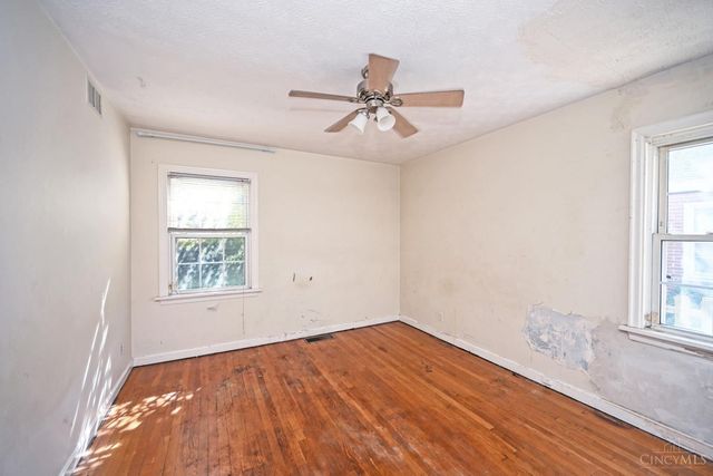 4304 Grove Avenue, Mariemont, OH 45227